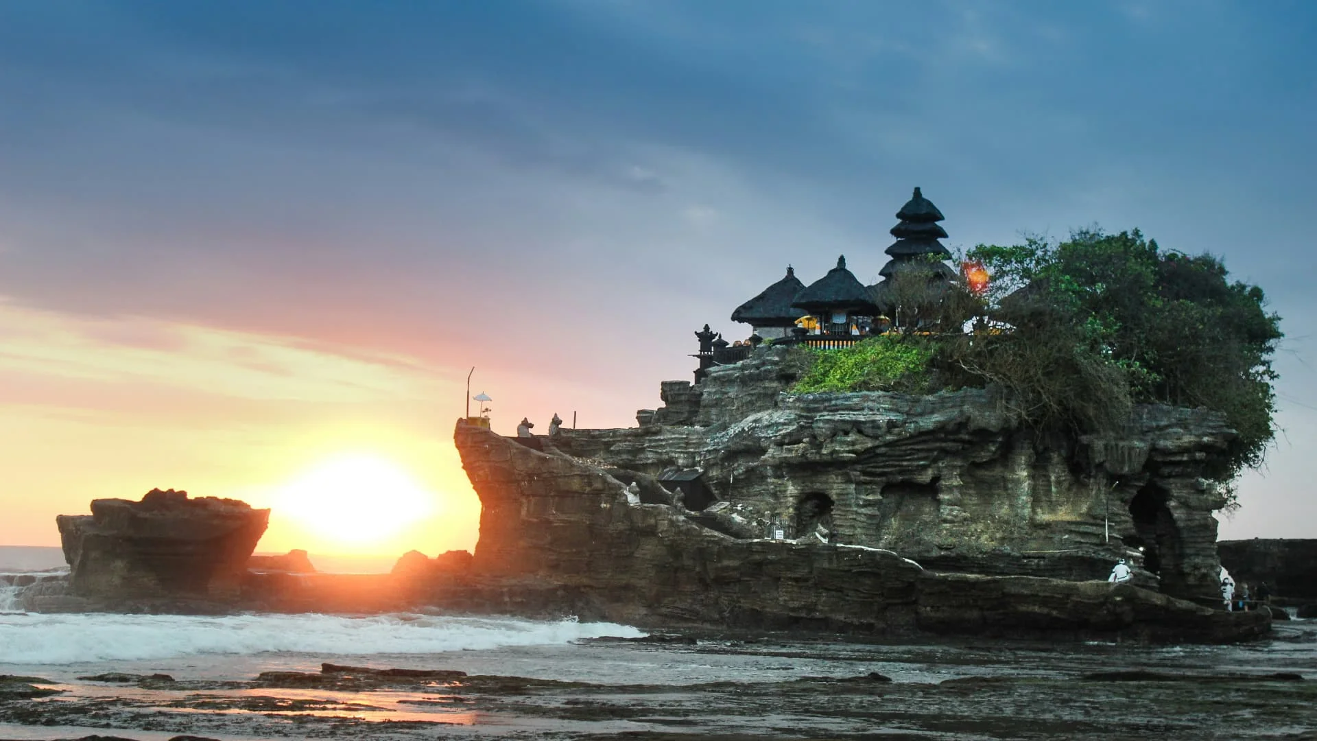 Safari Dive Bali and Indonesia Multi-Day Expeditions - Tanah Lot Sunset